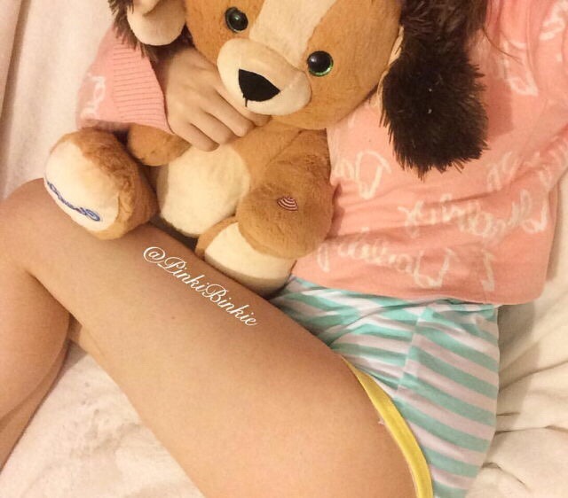 pinkibinkie:This outfit feels so cute! 