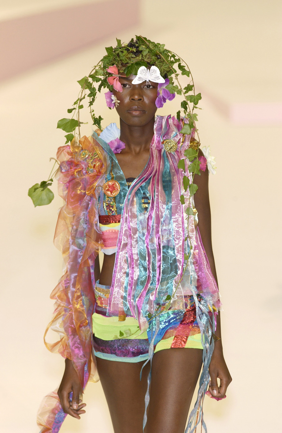 howtobeafuckinglady:  Caroline Bwonobo, Issey Miyake Spring/Summer 2002 