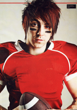 jalex69eva:  vinny-fuckingvegas:  i forgot about his red hair holy fuck  iJUST SAW THIS AND ACTUALLY CHOKED ON MY SPIT OMF 