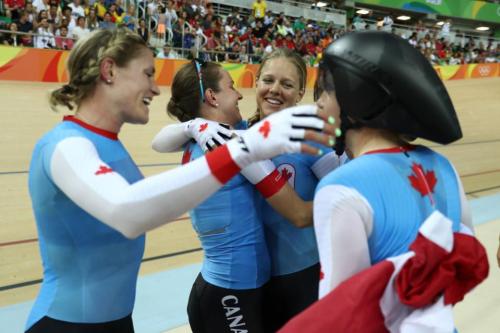 The Canadian women win bronze in the team pursuit! Congratulations to Allison Beveridge, Jasmin Glae