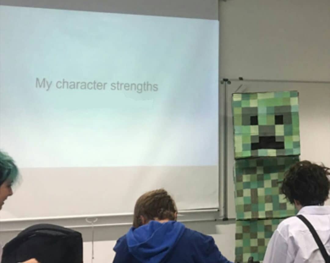 raxi-rex:thr3ap3r:raxi-rex:So a girl from my class dressed up as a Creeper during an english presentationmore highlights CUZ IM IN THE SAME SCHOOLthe gang is hereThe Minecraft school gang is all here