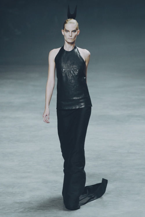 Rick Owens / Spring 2011 / RTW Model: Iris Strubegger