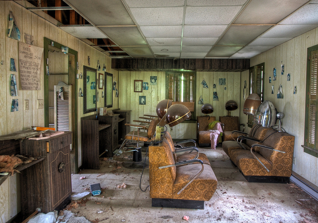 sockdip:  abandoned-playgrounds:  Penn Hills Resort - Penn Hills Resort began in