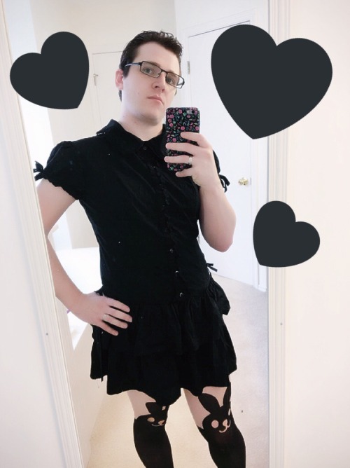 kdinjenzen:Woke up feeling sassy and powerful, so here’s my first public pic in a dress! (Pls forgiv