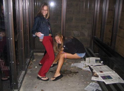 http://love-peeing-girls.tumblr.com/post/51633076105