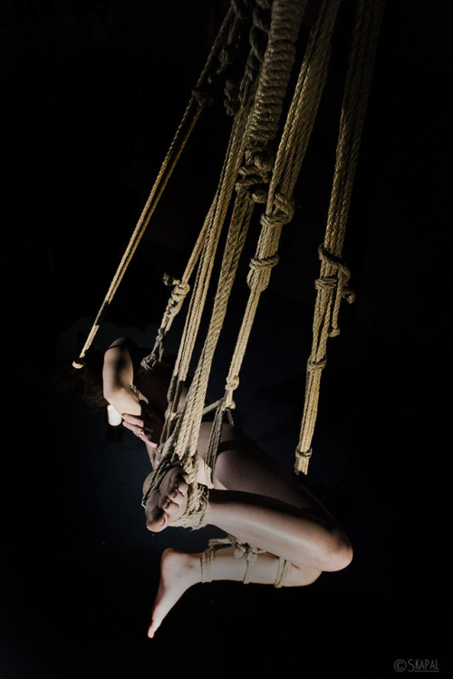 acordesetacris:  Ropes !Model ElisabethR&P adult photos