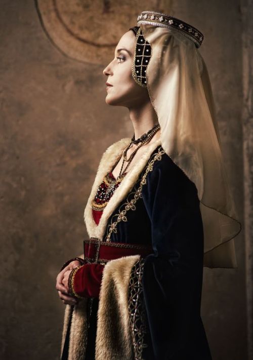 sartorialadventure:15th-century Burgundian gown by Kristýna Petříčková (click to enlarge)@caelidra c