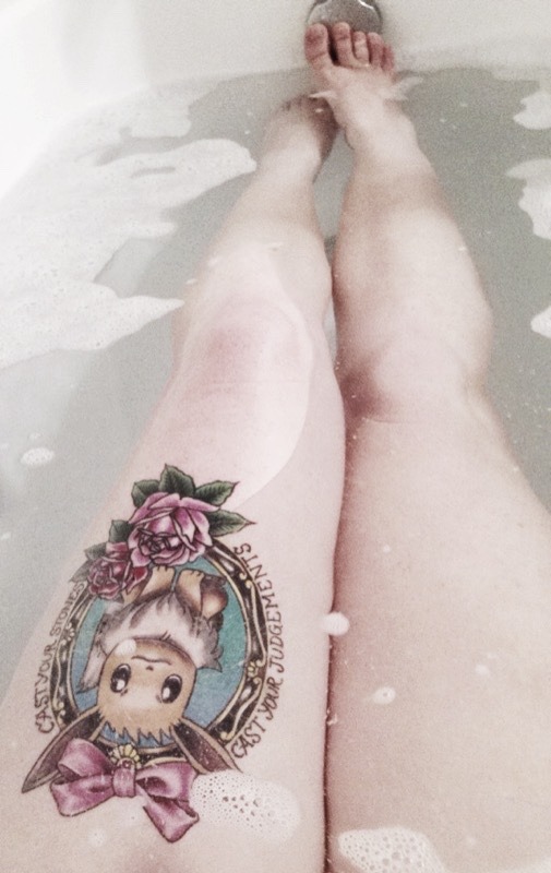 m0nsterad-icted:  Mandatory thigh tattoo bath picture.