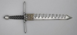 historyarchaeologyartefacts:Left hand dagger,