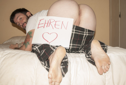 : http://buttandcream.tumblr.com/     ¿Qué piensas de Lucas?