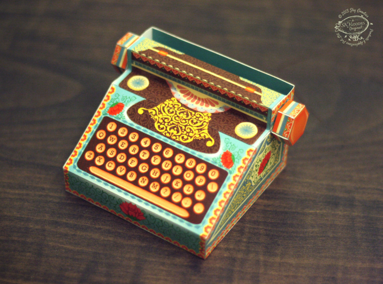 culturenlifestyle:  Adorable DIY Printable Paper Typewriter Calendars SkyGoodies