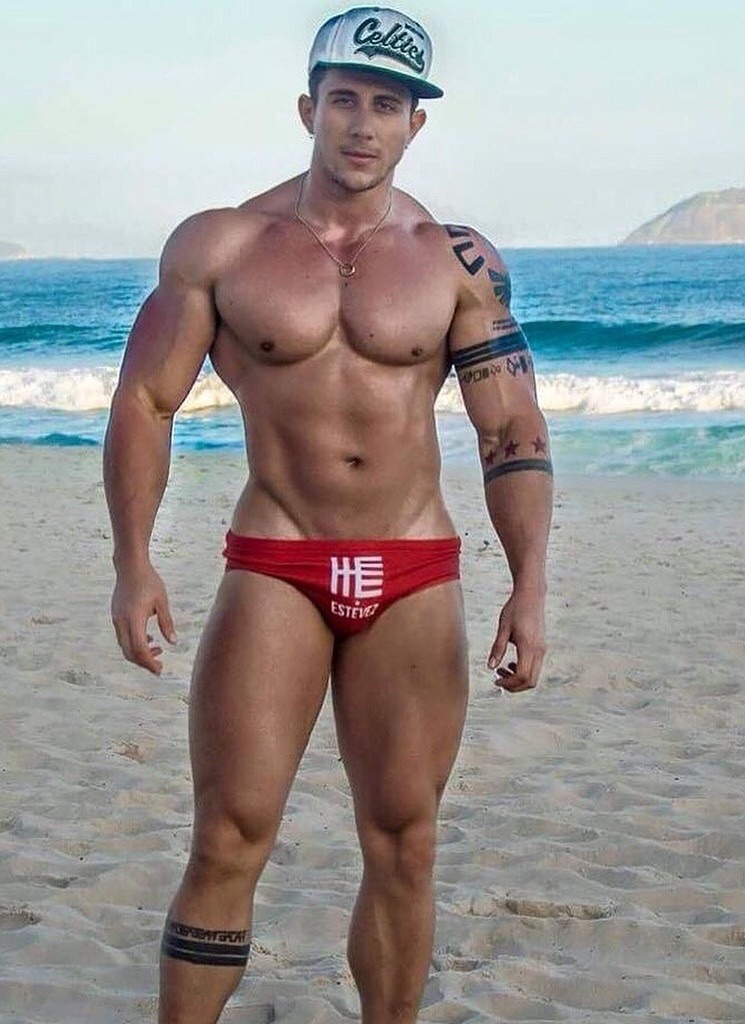 speedoboyny:  #gayspeedoboy #speedo #speedos #speedoboy #speedolad #speedoman #swimsuit