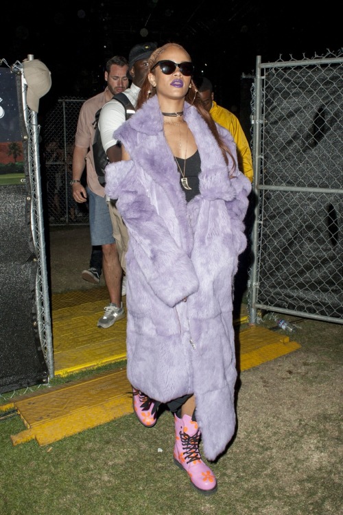 psychopapi: Rihanna’s Mink Coat game is unmatched