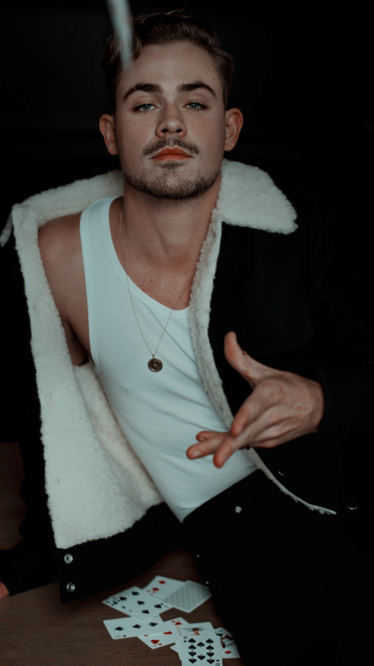 editfandom: dacre montgomery lockscreens like/reblog if you save don’t repost, please follow us for 