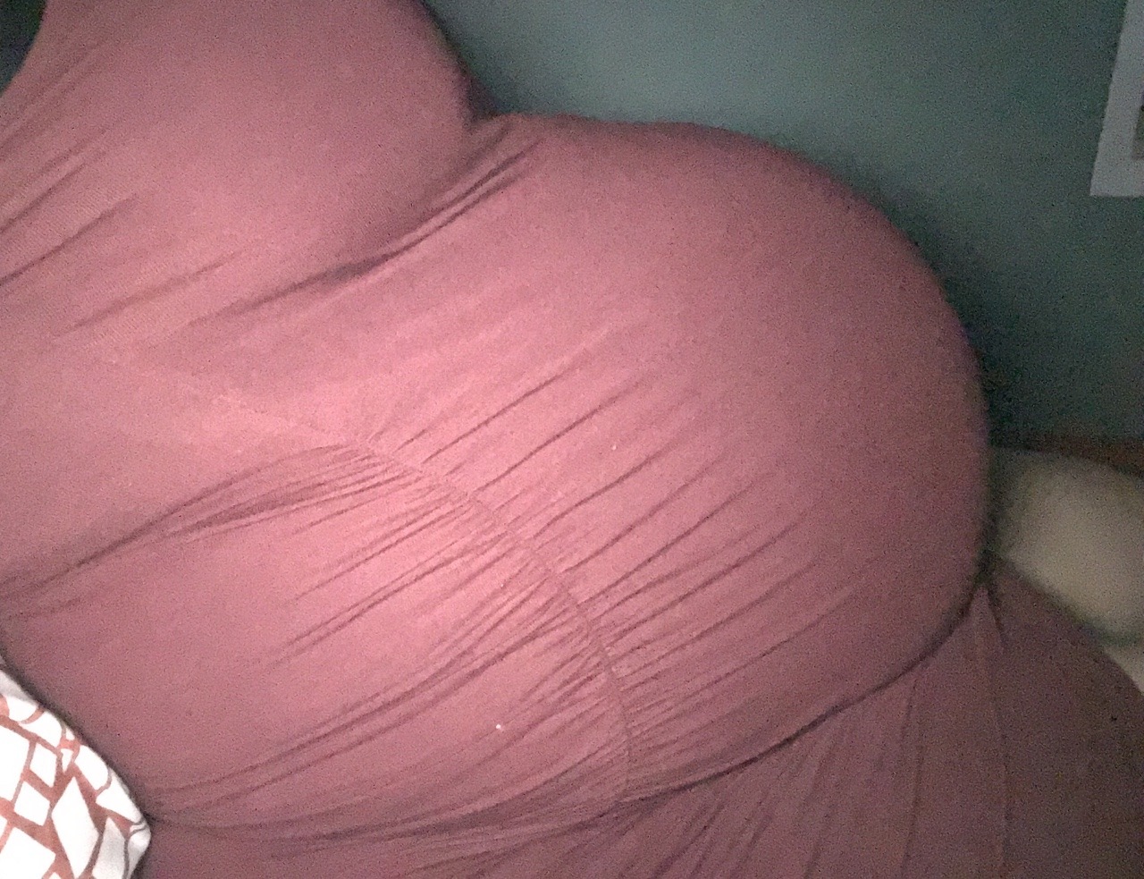 preggoalways:Same dress over the course of this pregnancy, oh how my belly has grown