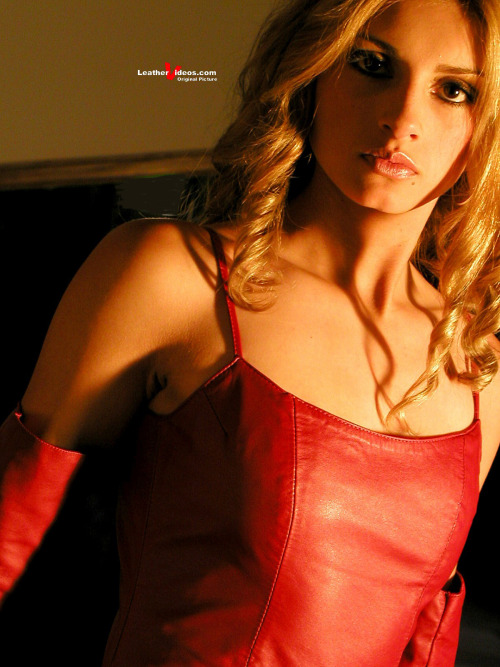 leatherleatherlady: Leathervideos lady in red leather dress and red long leather gloves. I love wom