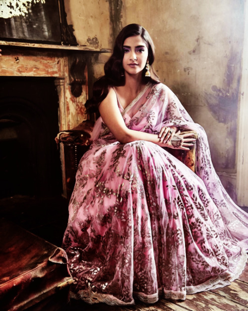 kinarandomness:Sonam Kapoor for Khush Magazine