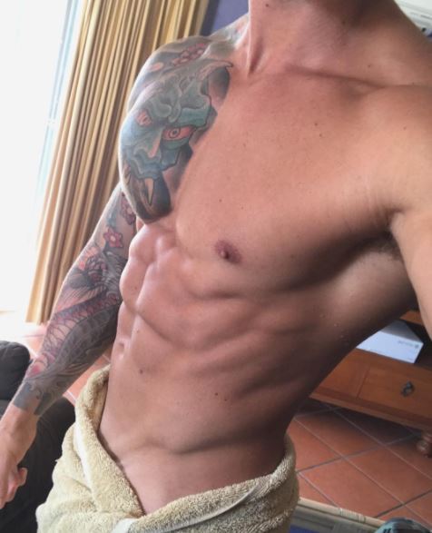 the-life-god:    Getting there, few more weeks of shredding & calisthenics 🤘: Jackson JohnsonFollow Jackson on his official social media accountsInstagram: https://www.instagram.com/jacksonjfit/