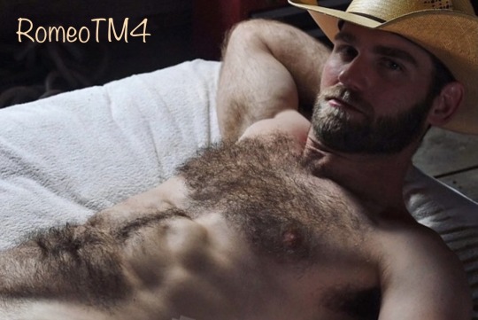 cowboyclydeken:🤠 🐷Happy FridayCowboy’s 🐷 🤠🐷🤠 “Ready to see you bare” 🤠🐷 COW BOY POILU !