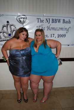 megafatssbbwheaven:  Wanna fuck a juicy fatty? - CLICK HERE!   Happy to cock bash both of them