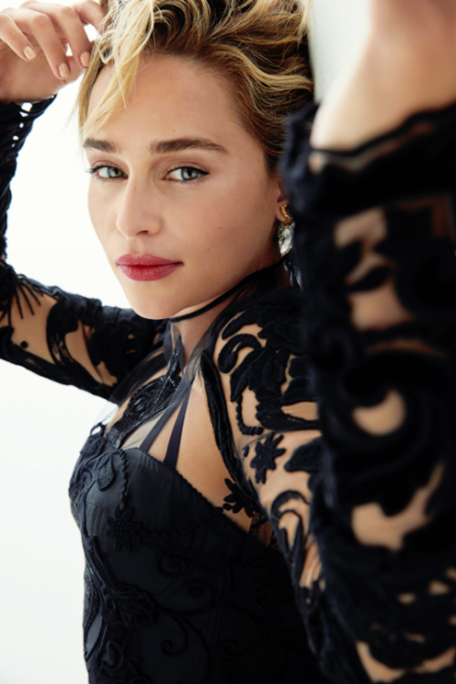 blondiepoison: Emilia Clarke by M.Williams &amp; S. Hirakawa | IO Donna (October 2018)