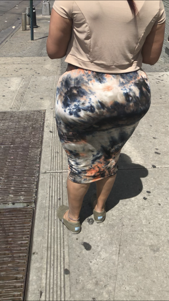 Chicagocandid99:Xxxnycstreetcandids:covid Edition 18    Crazy Phat Ass Milf In Tye