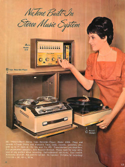 klappersacks:  … built in Stereo! by x-ray delta one on Flickr.