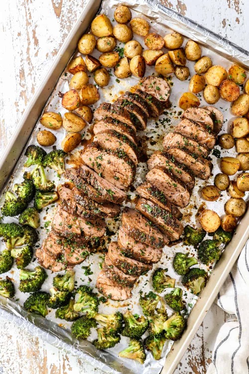 ROASTED BALSAMIC PORK TENDERLOIN Follow for more recipesINGREDIENTS:PORK AND VEGGIES1 pkg. pork te