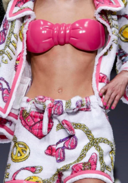 marcgiela:  Details at Moschino SS 2015