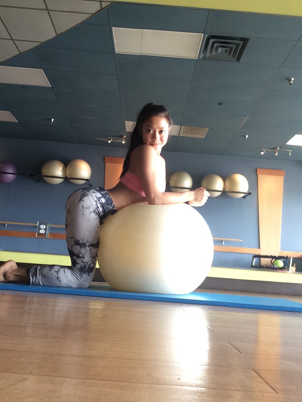 lucylei:  Fuckin around in the studio… Playing with balls 😆
