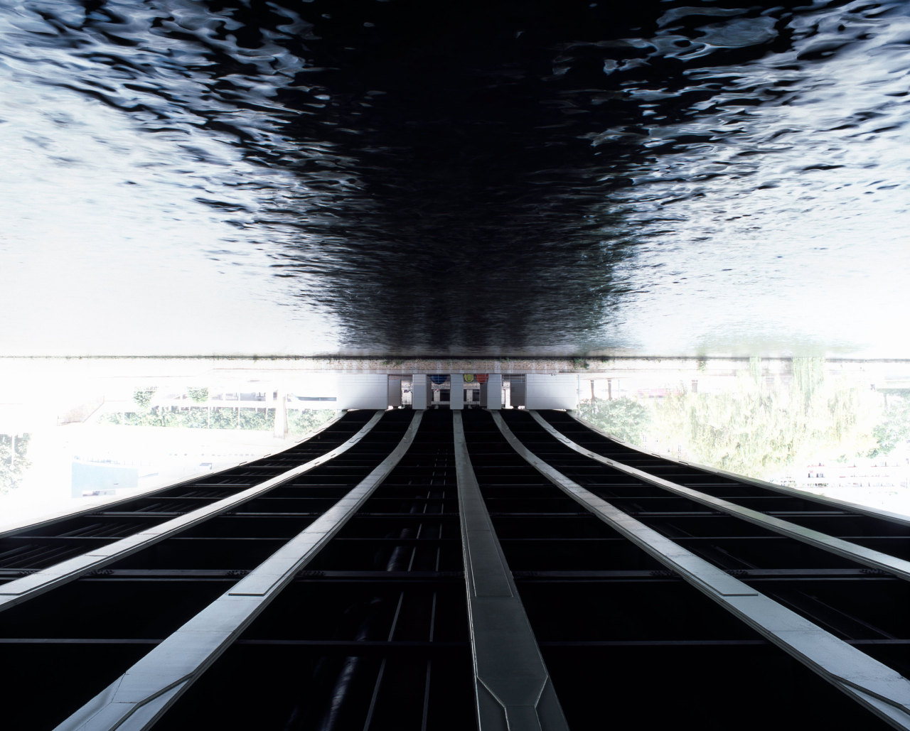 nevver:  A bridge too far, Floriane de Lasée