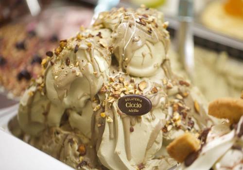 GELATI VARIMIMì E GEGE’ - gelato alla liquirizia.Il desiderio è un laccio sottile che piano piano ti