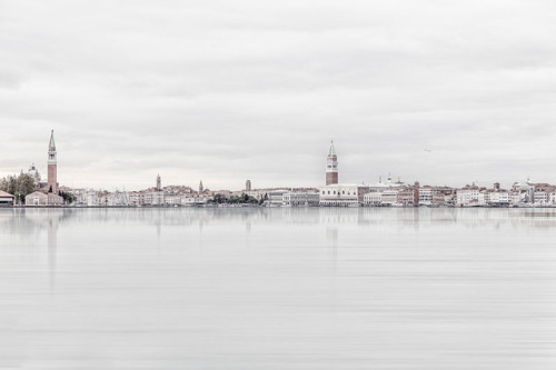 bobbycaputo: Serenita Veneziana: Photos by Laurent Dequick