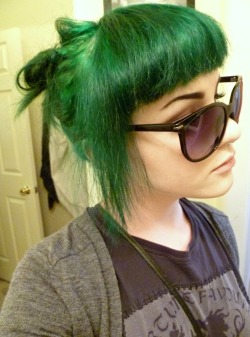 superqtgirls:  methbusters:  its green! 