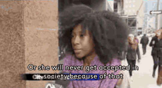 sourcedumal:  refinery29:  8th Grader Sent To The Principal’s Office For Her Natural