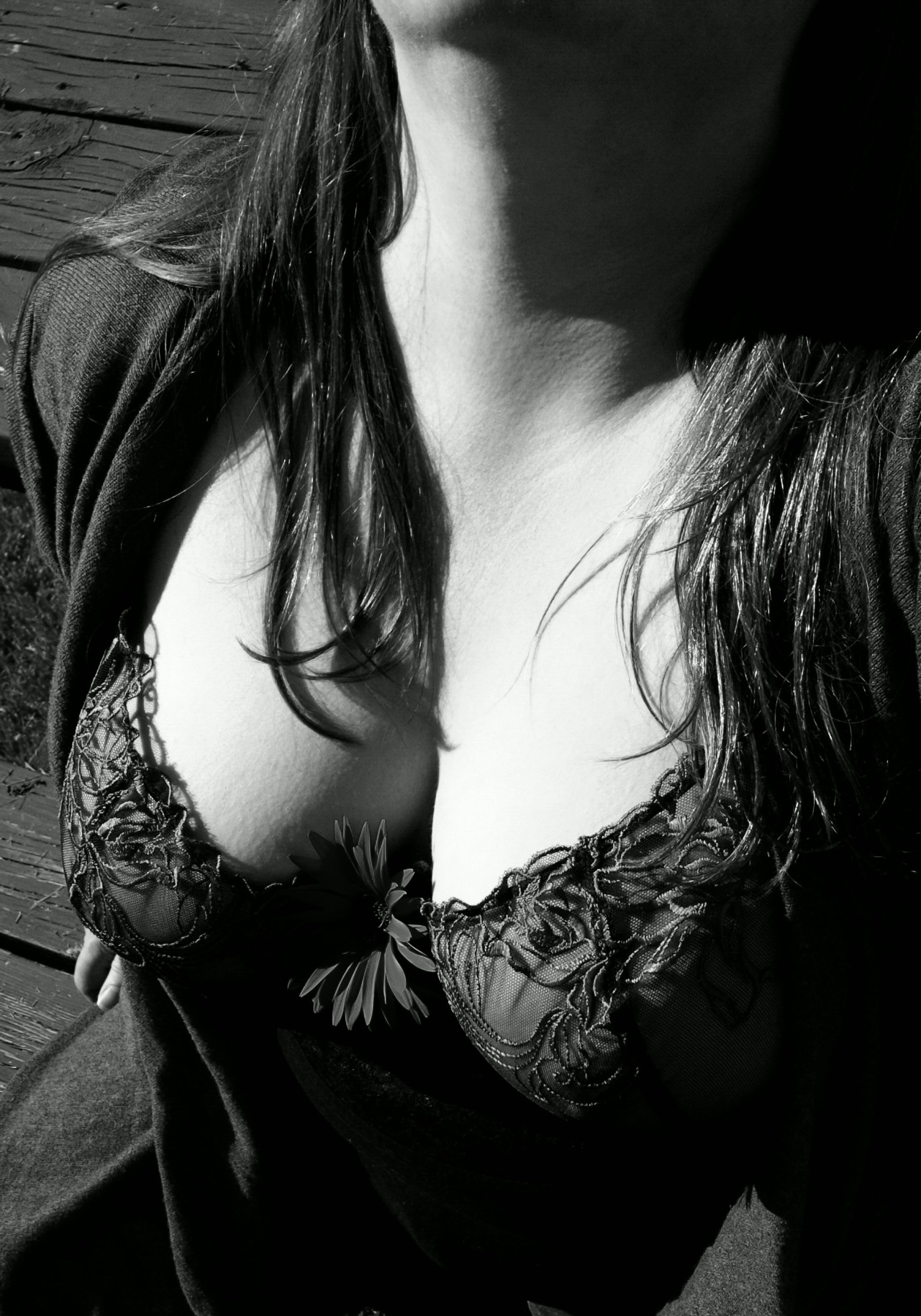 daisies-in-thedark:  Because I felt beautiful yesterday and the sun felt amazing.