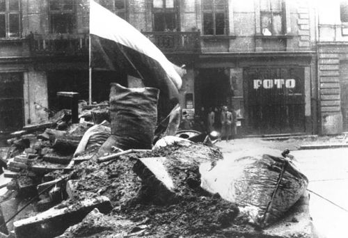 lamus-dworski: 1944 Warsaw Uprising [outside Poland often mistaken with the Warsaw Ghetto Upris