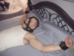 amateurmalebdsm:  Amateur Male Bondage, BDSM,