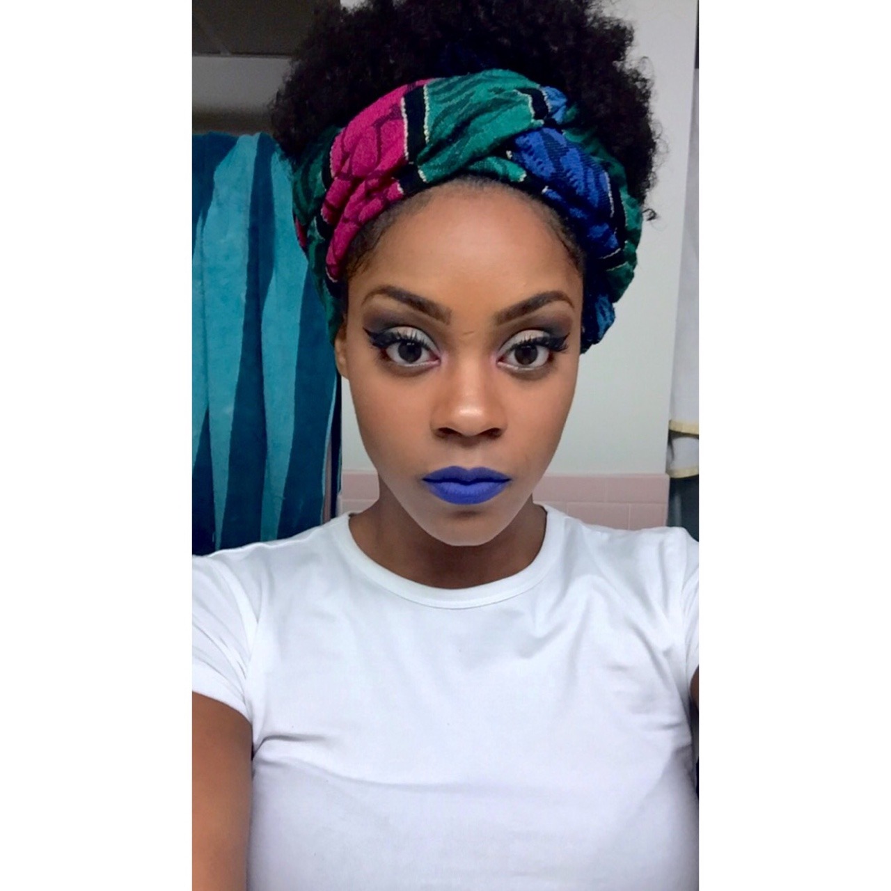 bignoseblackbeauty:  😍😏 
