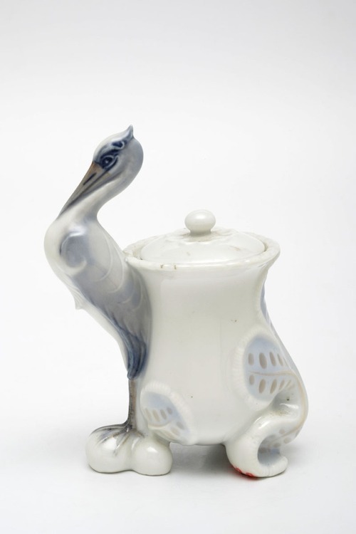 Pietro Krohn, vessel with a Heron, 1920. Porcelain. Bing and Grondahl, Copenhagen. Via MKG