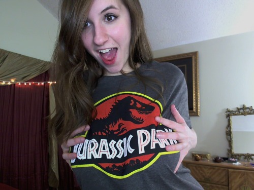 allysaamour:  Hanging out on mfc in my new Jurassic Park t shirt & these shorts :) Let’s spank it up! myfreecams.com/#AllysaAmour