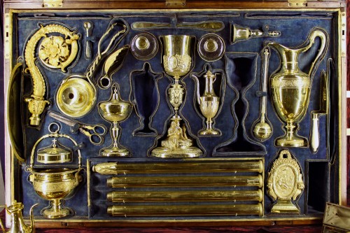 Complete set of pontificalia (the instruments used by a bishop to perform liturgical ceremonies), Ar