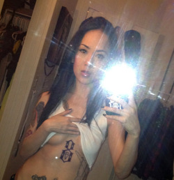#Tattoo #TattooGirls #TattooLife #LaPrimeraLives ( Twitter: @razorpunker )…