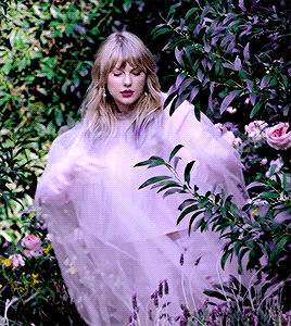 purpleswift:Lover photoshoot behind the scenes