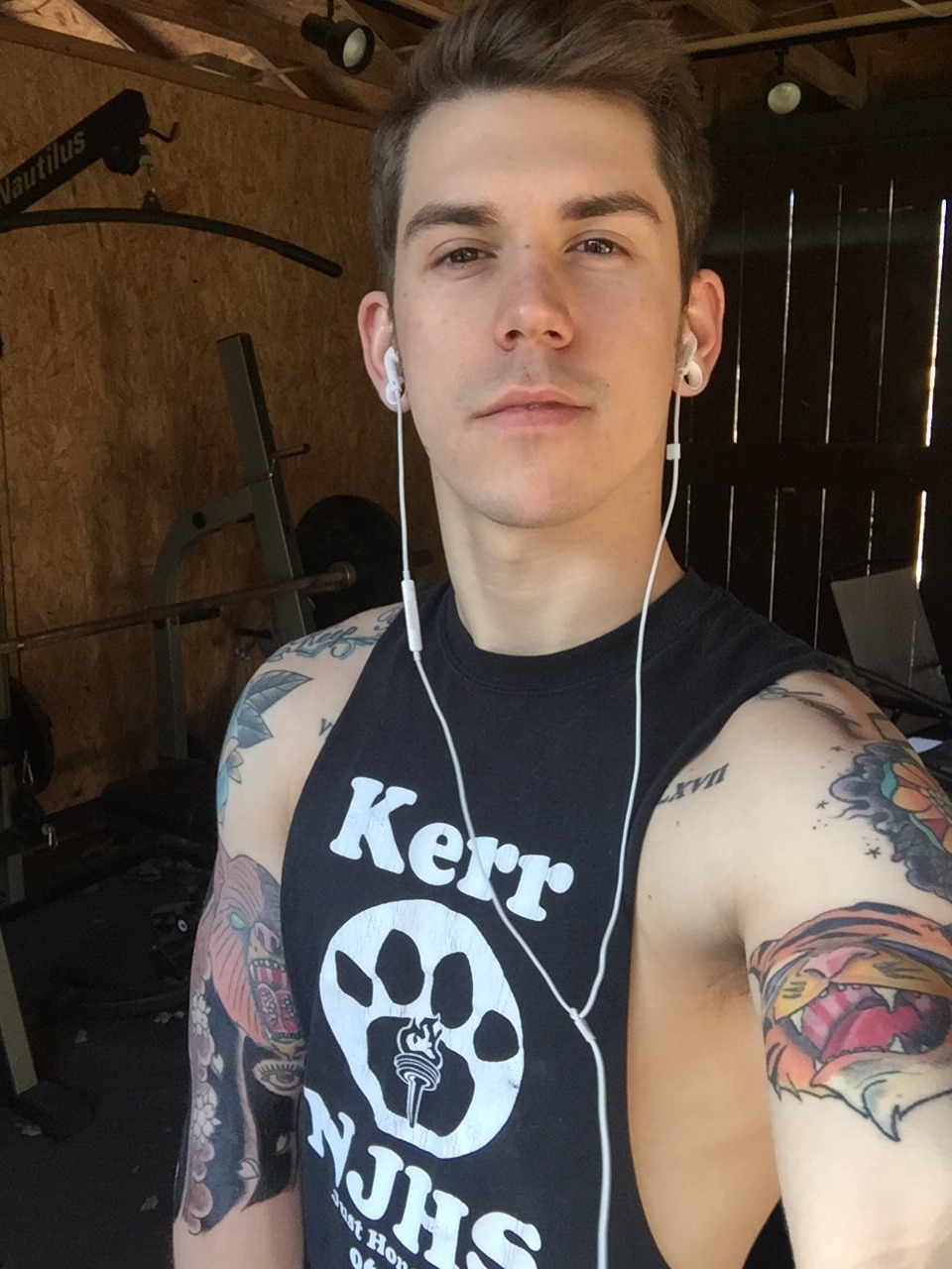 vndercontrol:My tattoo feels like it’s ripping off :)))))))