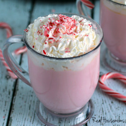 delicious-food-porn:  Candy Cane White Hot Chocolate  Yum