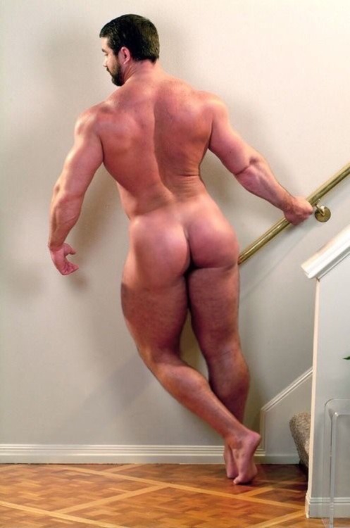 realmanlover: biglegsbigass: DAMN Amazing ass and legs!