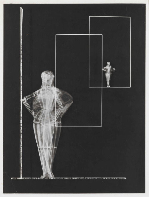 burnedshoes:  © Otto Steinert, 1949, Strenges Ballett