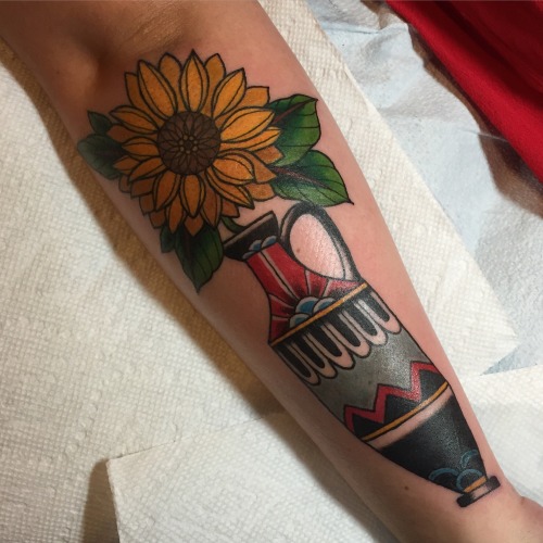 alenachun: Sunflower and vase for Sydney. Done at Hand of Glory tattoo in Brooklyn, NYC