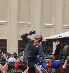 edelmenkowski:  GRONK LIKE SUPERBOWL VICTORY.VICTORY MEANS SUPERBOWL PARADE.